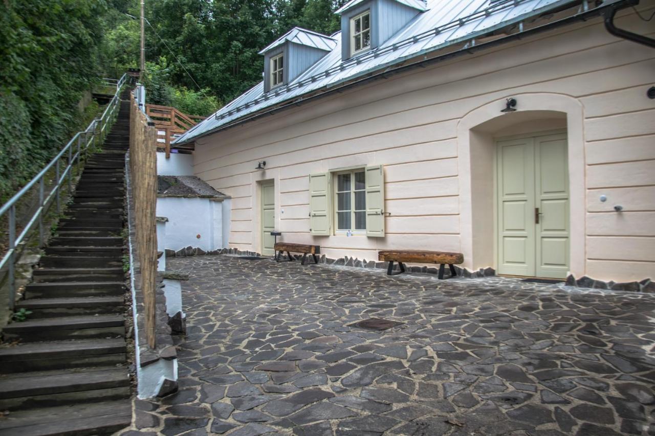 Apartmany Pod Schodami Banská Štiavnica エクステリア 写真